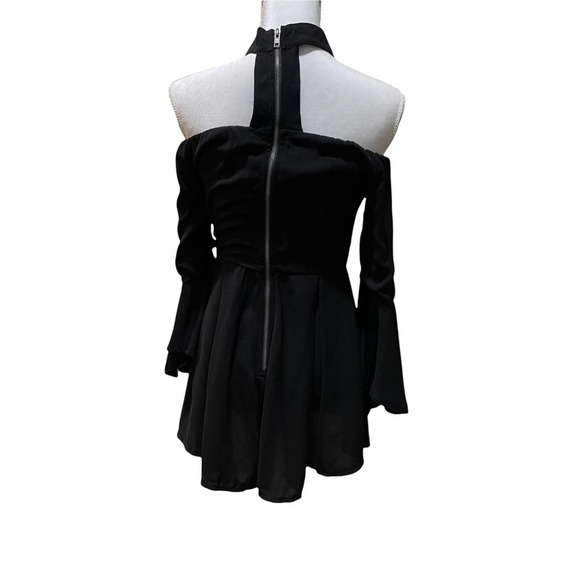 LF Rumor Boutique Off Shoulder Romper with Choker Bell Sleeve Black Size Medium - Picture 6 of 9